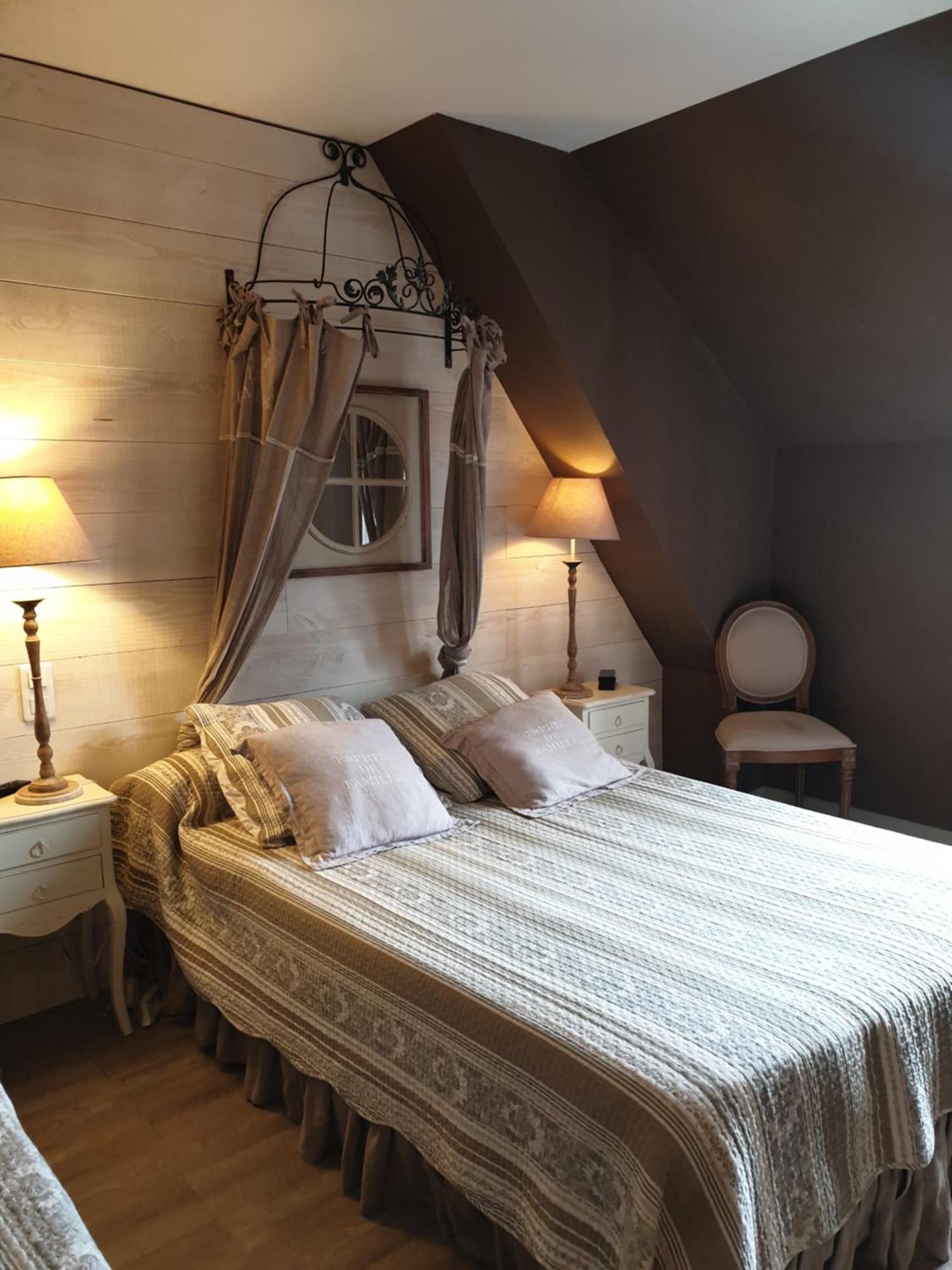 Hostellerie Belle Rive Gagnac-sur-Cere Экстерьер фото